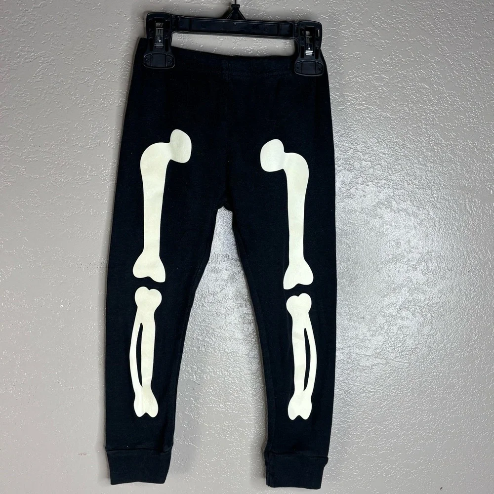 Carters Toddler Boy Halloween Skeleton Glow in Dark P.J.’s long sleeve 3-6 month